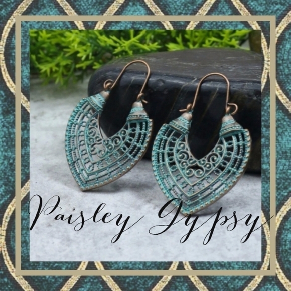 BOHEMIAN WESTERN STYLE ANTIQUED BRONZE LOOKING TURQUOISE ETCHED DESIGN E… - Picture 1 of 1